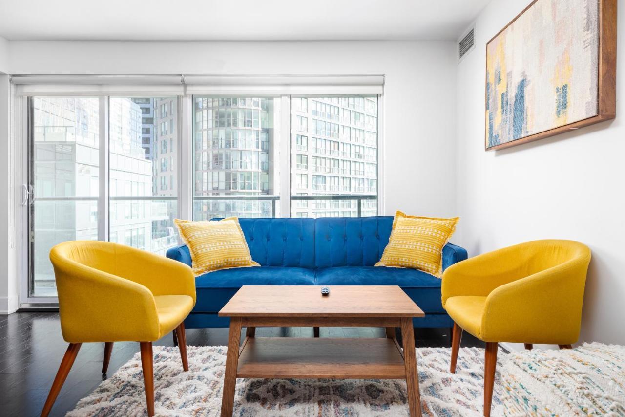 Upscale & Modern 2Bd + Den 2Ba Heart Of Downtown! Appartamento Toronto Esterno foto