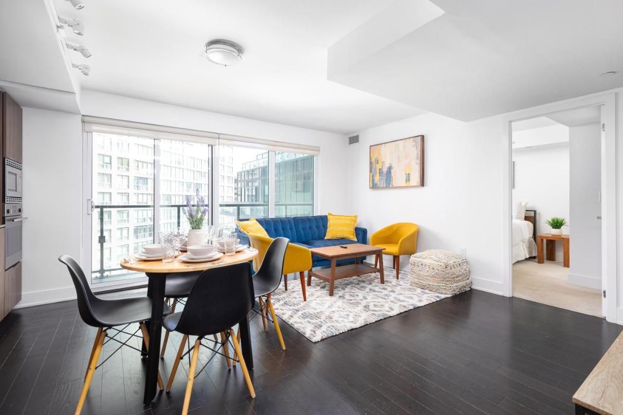 Upscale & Modern 2Bd + Den 2Ba Heart Of Downtown! Appartamento Toronto Esterno foto